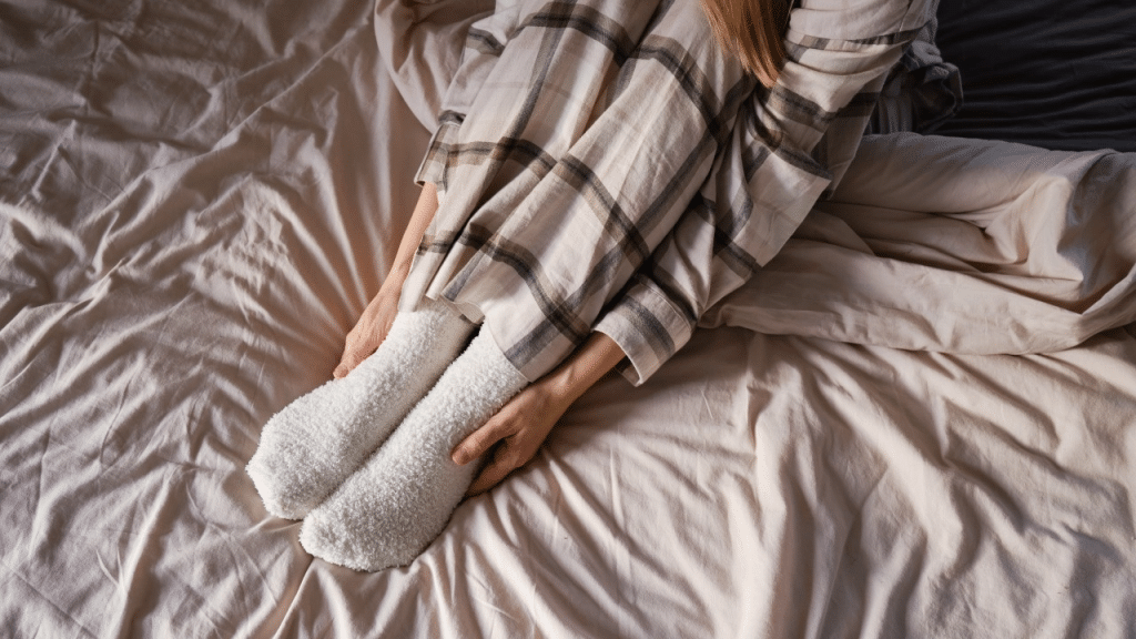การใส่ถุงเท้านอน อันตรายจริงหรือไม่